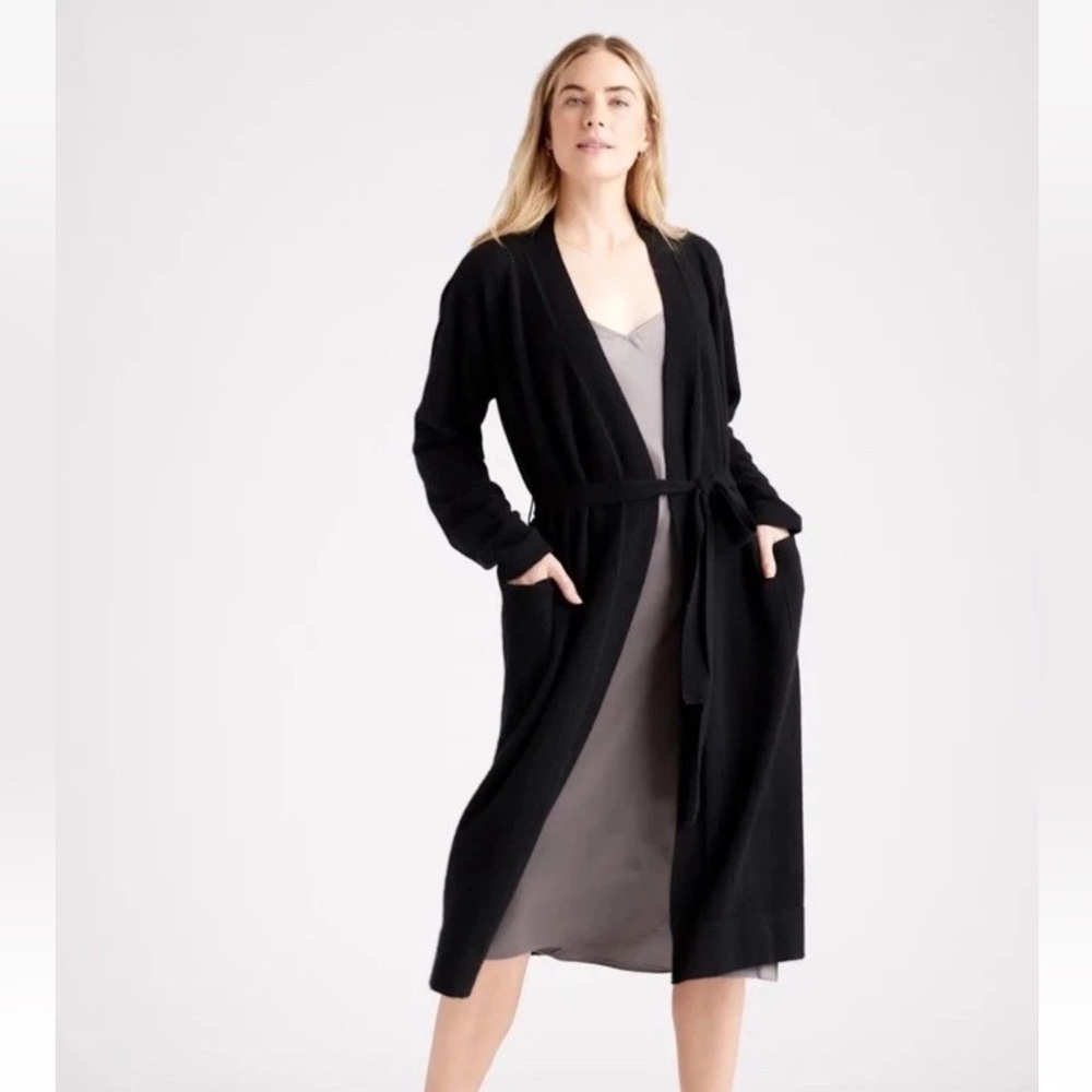 Quince NWT Women's Mongolian Cashmere Robe Black S